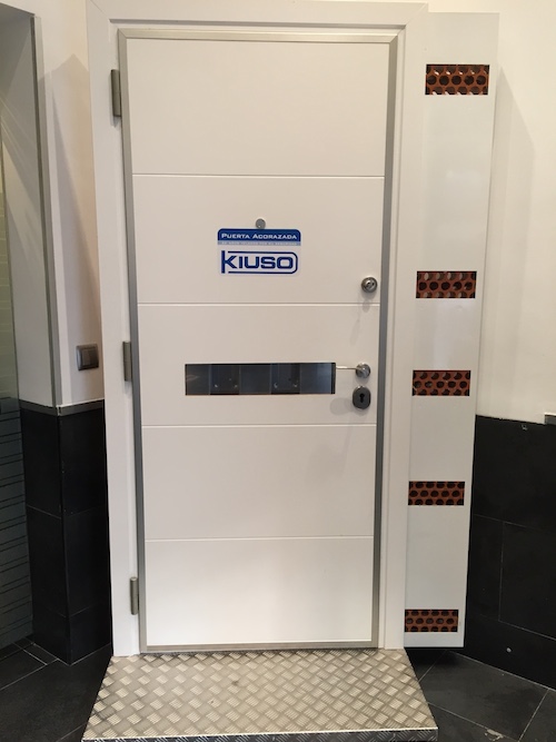 Puerta acorazada Kiuso XXI